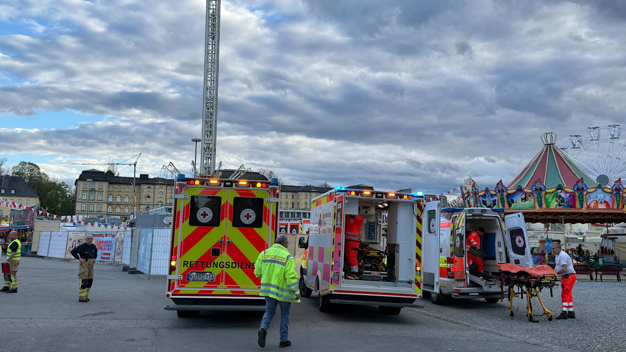 Frühlingsfest in Bayreuth: Mehrere Verletzte bei Kettenkarussell-Unfall | News