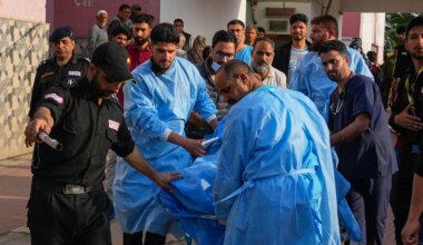 Indien: Mutmaßliche Extremisten schießen auf Touristen – Tote und Verletzte - Politik