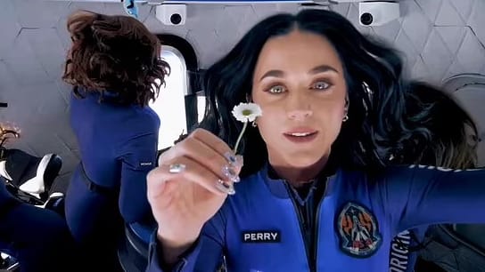 Verschwörung um Katy Perrys Weltraumflug: Alles nur gelogen? | Leben & Wissen
