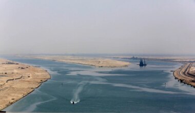 USA News: Suez- und Panamakanal - Trump will freie Durchfahrt für US-Schiffe - Politik