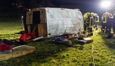Unfall in Thüringen: Ein Toter, acht Verletzte bei Crash vor Gedenkstätte Buchenwald | Regional