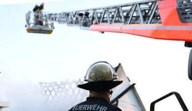 Einsatz in Leipzig: Brand in Mehrfamilienhaus