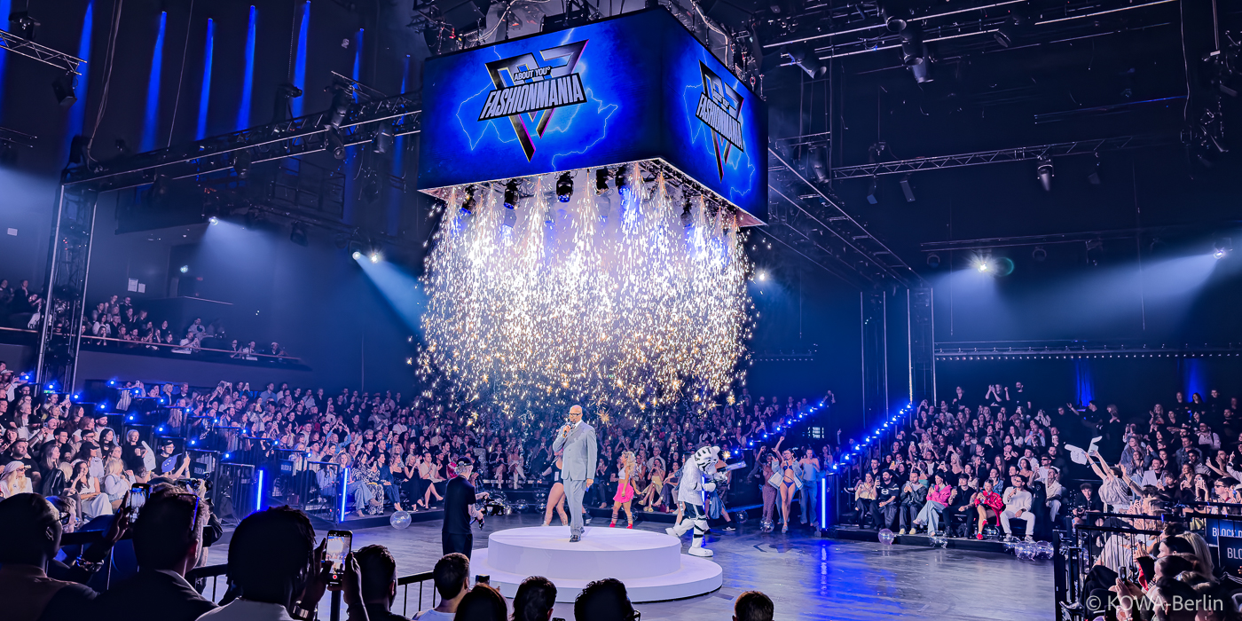 About You Fashion Week Berlin 2025 - FASHIONMANIA Show - Mode, Shopping, Designer, Trends