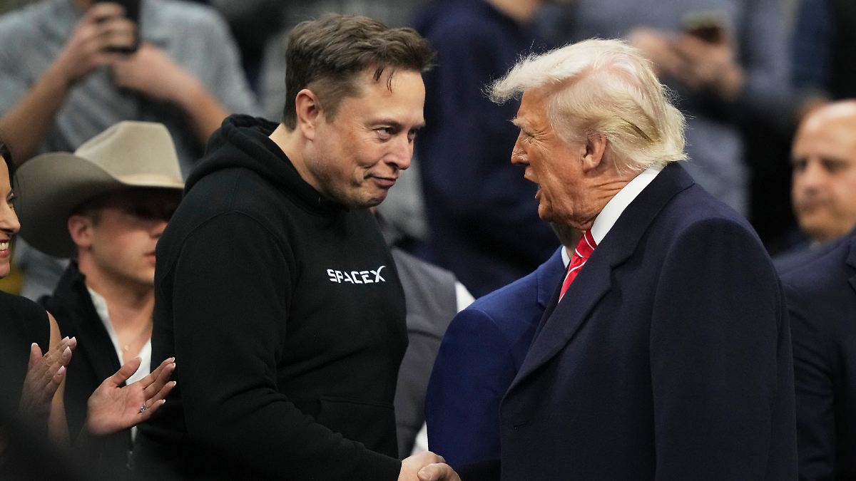 Elon Musks Firma SpaceX soll gute Karten beim Bau des Raketenabwehrschilds "Golden Dome" haben