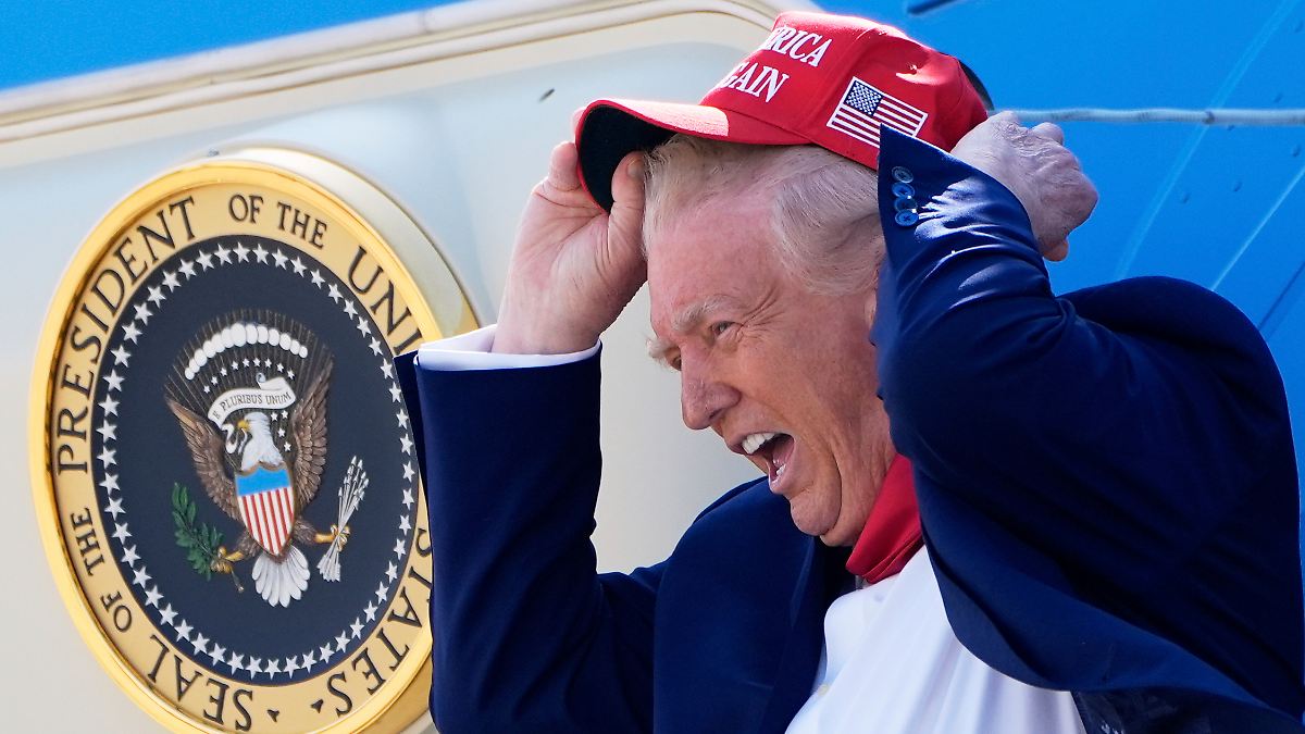 US-Präsident hat eine Empfehlung: Trump zum Konklave: "Ich würde gerne Papst werden"