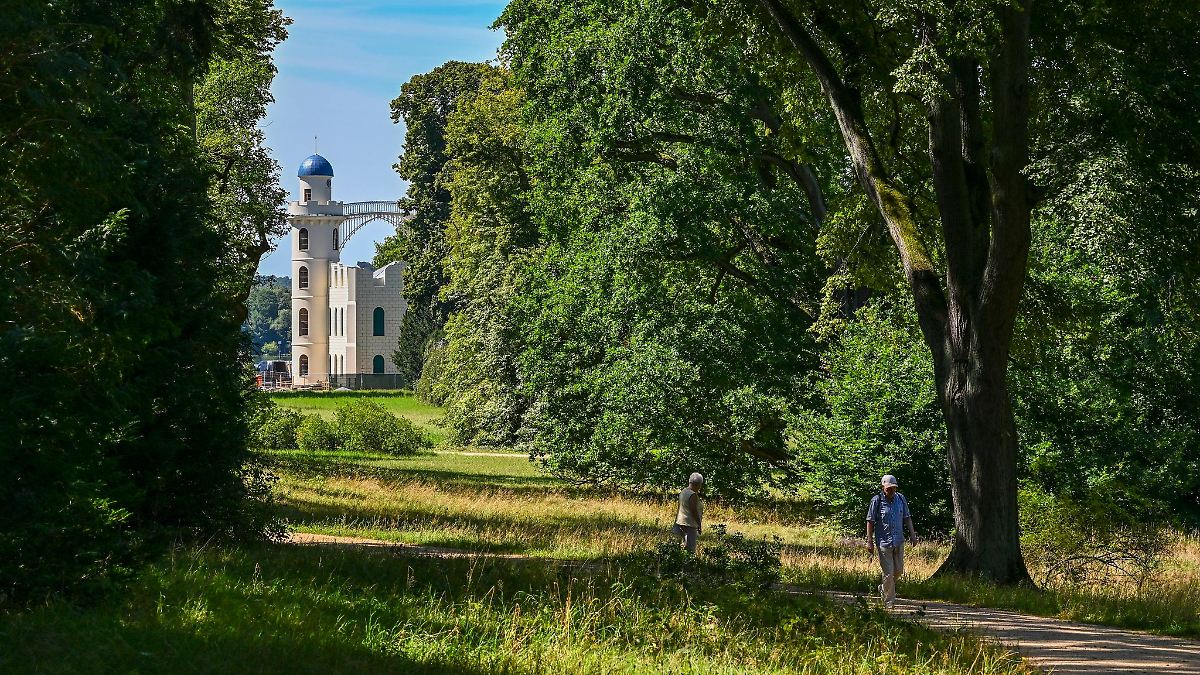 Berlin & Brandenburg: Wege und Wiesen am Schloss Pfaueninsel wieder zugänglich
