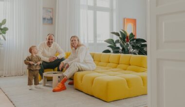 So wohnt Designerin Kathrin Schaden mit ihrer Familie in einer farbenfrohen Altbauwohnung in Wien