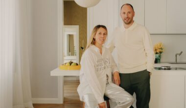 Helle Altbauwohnung in Wien: So bringt eine Designerin Minimalismus und Farben in perfekte Balance