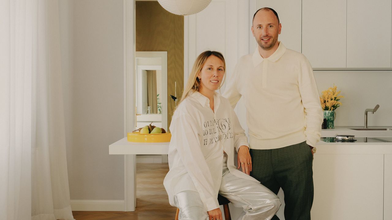 Helle Altbauwohnung in Wien: So bringt eine Designerin Minimalismus und Farben in perfekte Balance