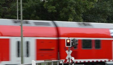 Stopfarbeiten am Gleisbett sorgen für Lärm in der Nacht