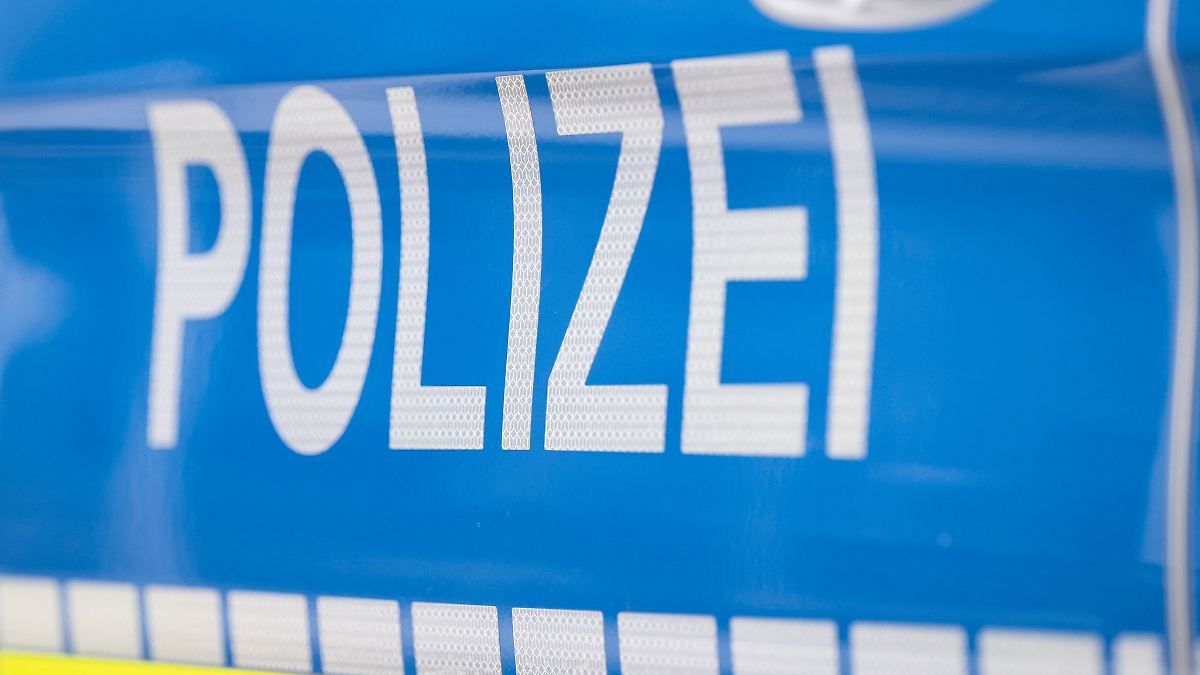 Niedersachsen & Bremen: Mann verletzt Polizistin bei Ruhestörung in Salzgitter