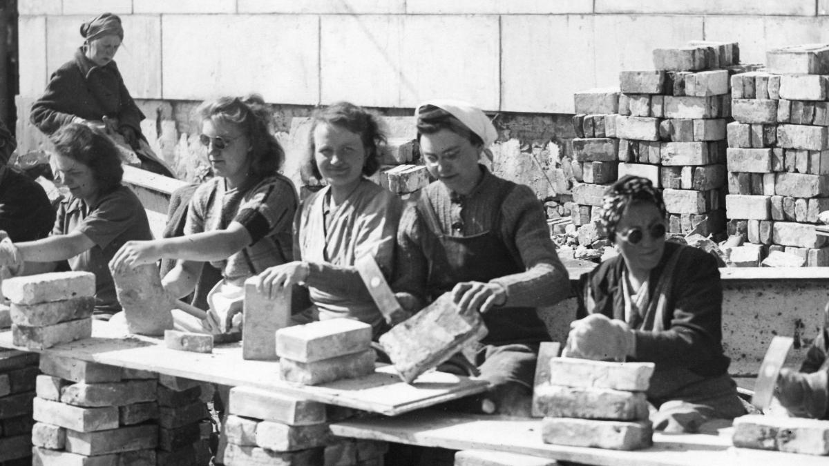 Buch von Oliver Hilmes zum Kriegsende 1945: Wie schnell die Deutschen sich neu erfanden