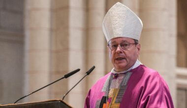 Limburger Dom: Bischof Bätzing rechnet in Osterpredigt mit Trumps Politik ab