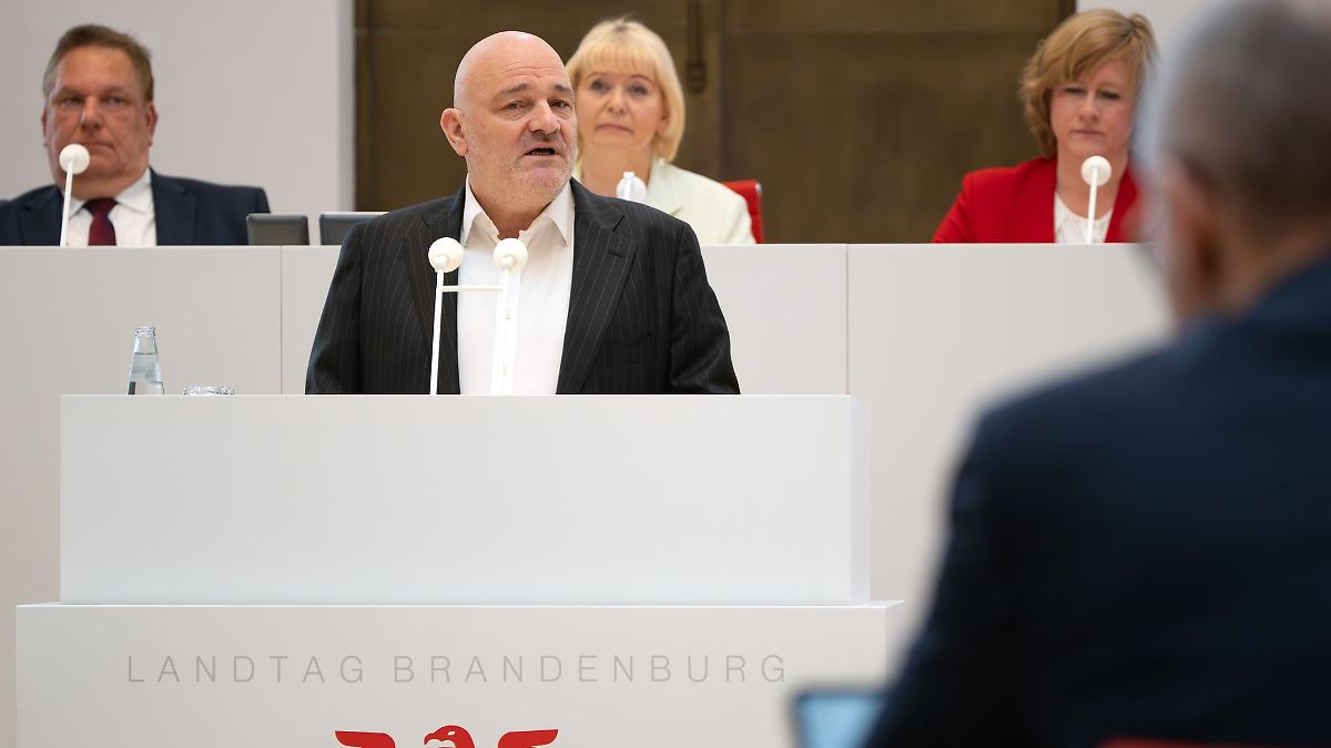Berlin & Brandenburg: Brandenburgs Regierung verteidigt Kürzungen und Schulden