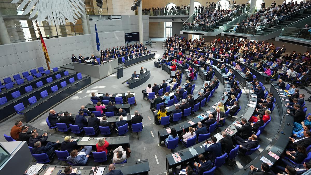 Koalitionsverhandlungen: ++ Opposition kritisiert Union und SPD wegen ausgesetzter Bundestagssitzungswoche ++ Liveticker