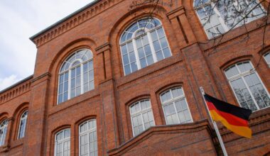 Sachsen-Anhalt: Nach AfD-Beschluss – Schulen im Jerichower Land hissen Deutschlandflagge