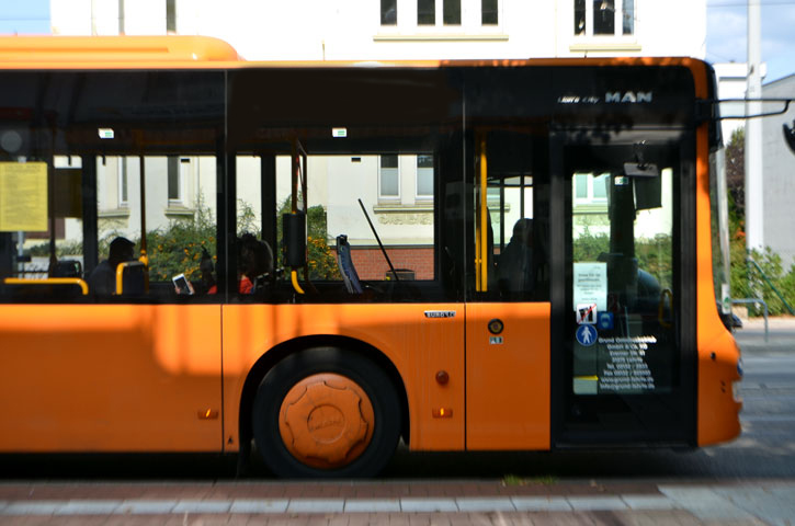Buslinien 373 und 800: Haltestelle Bahnhof Bismarckstraße wird verlegt