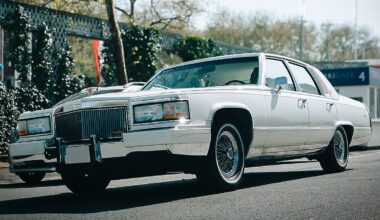 Aus dem Vollen geschöpft: Fahrt mit Cadillac Brougham - klassischer amerikanischer Luxus