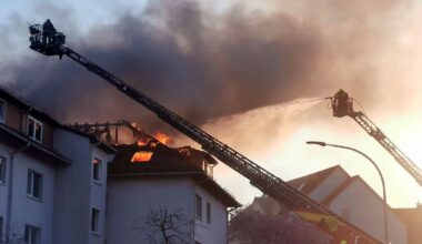 Niedersachsen & Bremen: Großbrand in Gebäudekomplex in Rosdorf