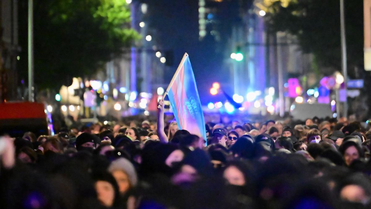Berlin & Brandenburg: Rund 3.200 Menschen bei feministischer Demonstration