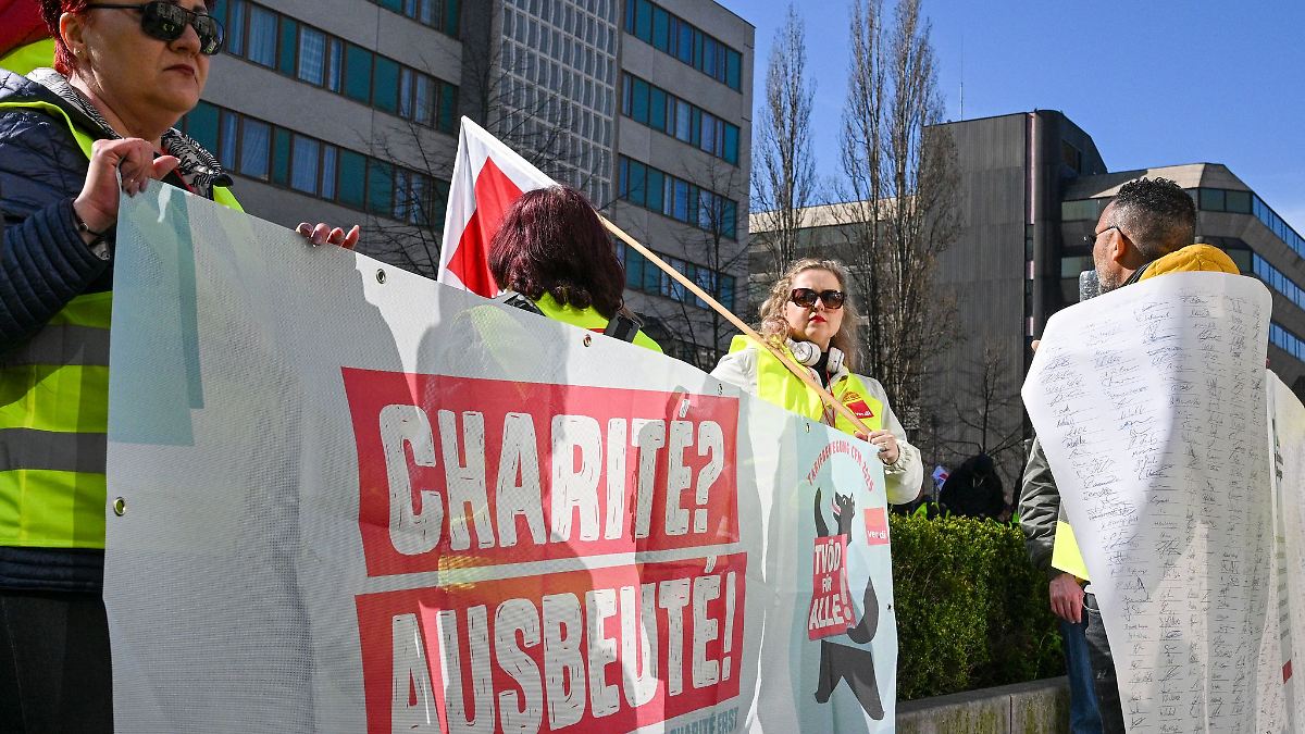 Berlin & Brandenburg: Noch nicht entschieden: Neuer Streik bei Charité-Tochter?