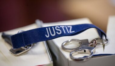 Berlin & Brandenburg: Firmengeld veruntreut: Betriebswirtin gesteht vor Gericht