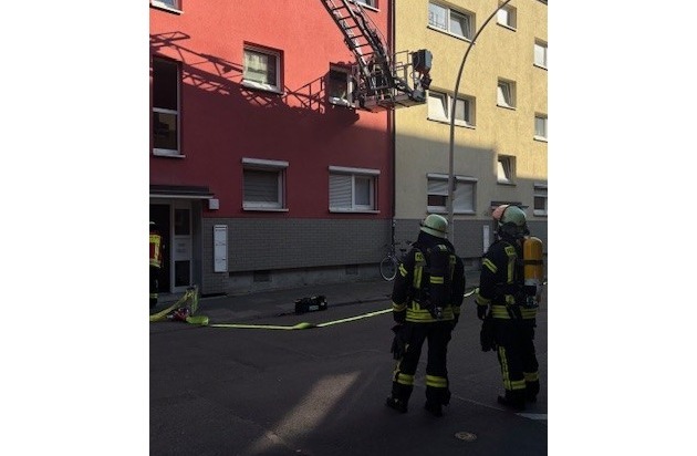 FW-BN: Umsichtiges Verhalten verhindert größeren Schaden bei Küchenbrand in der ...