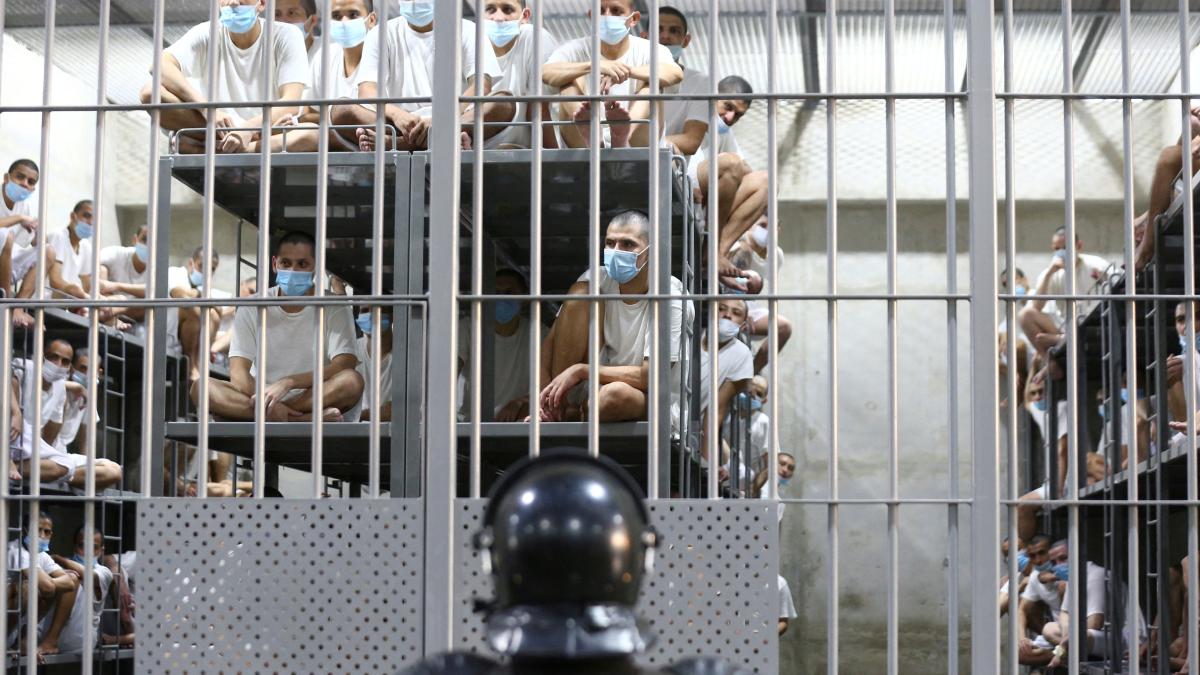 El Salvador: „Unser Land mutiert zum Gefängnis von Donald Trump“