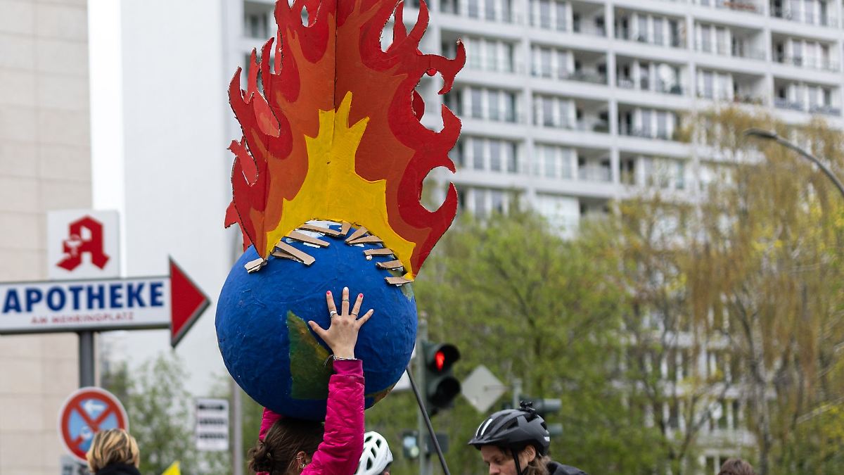 Berlin & Brandenburg: 200 Radfahrer bei Demonstration von Fridays for Future
