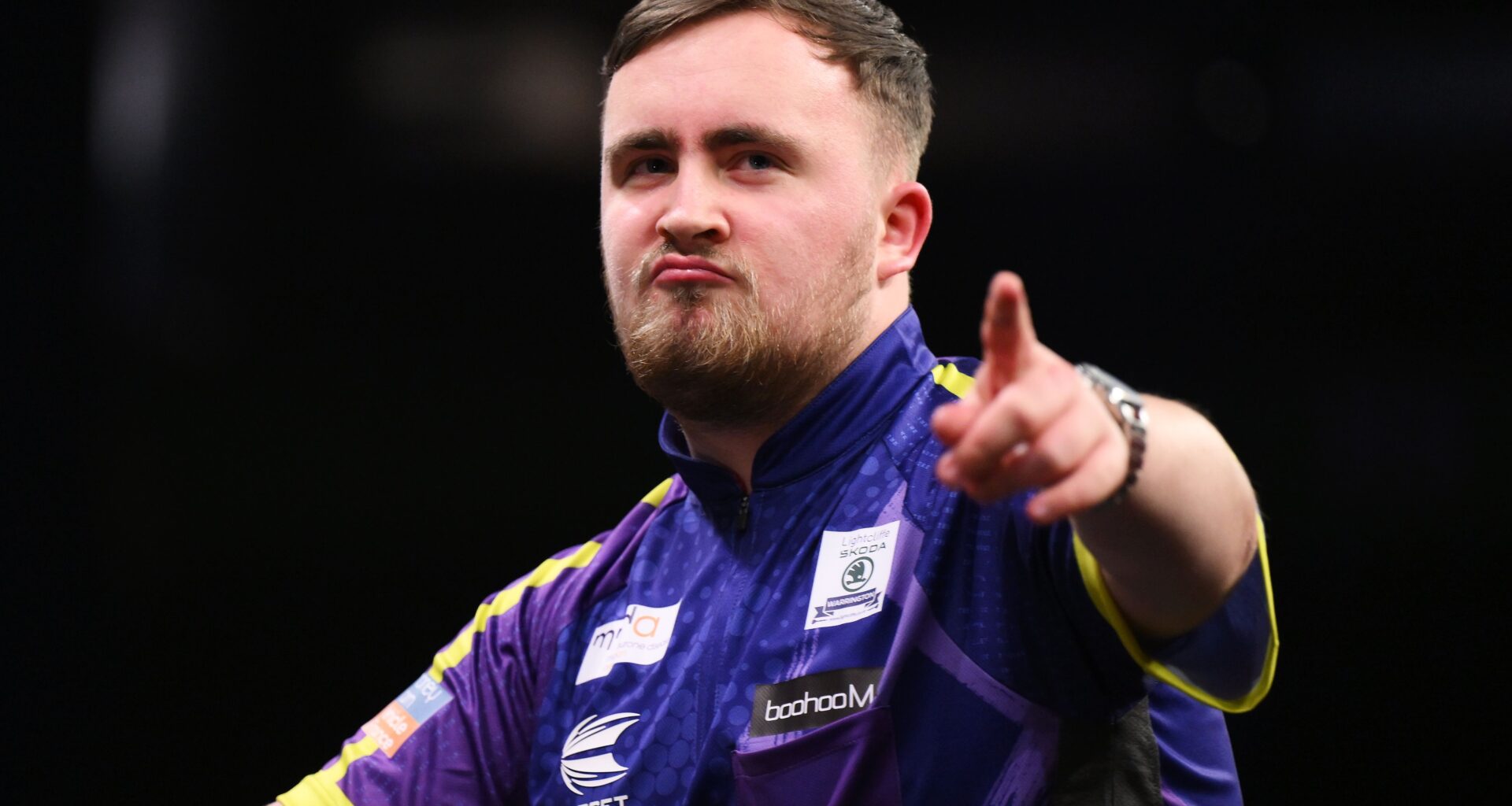 Dritter Sieg in Folge? Luke Littler zieht Berlin wieder in den Darts-Bann