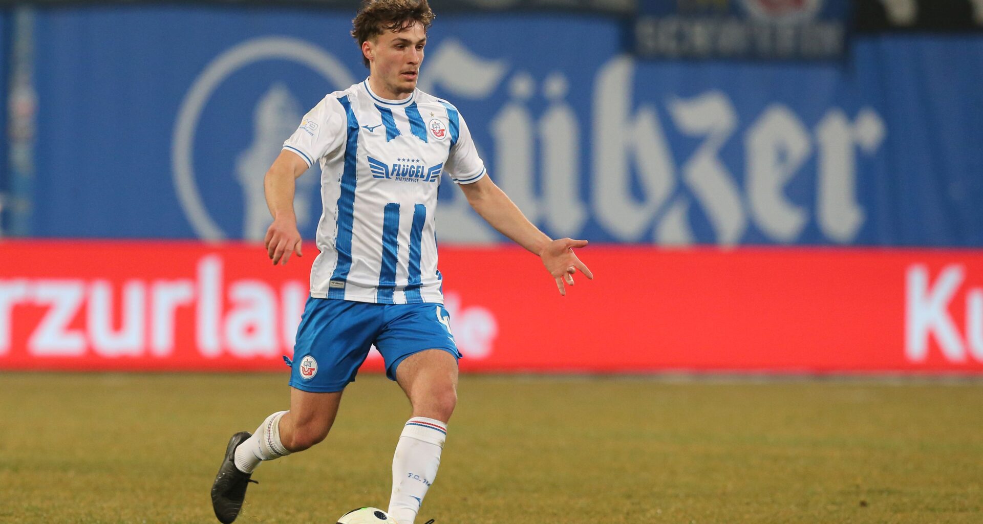 Rot-Weiss Essen vs. Hansa Rostock heute live im Free-TV sehen: Wer zeigt / überträgt die 3. Liga am Sonntag im TV und Livestream?