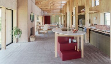 Schwebt dieses Landhaus über dem Garten? So entstand aus Holz und Beton ein luftiges Zuhause im Grünen