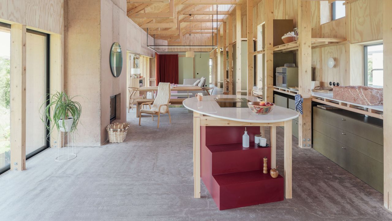 Schwebt dieses Landhaus über dem Garten? So entstand aus Holz und Beton ein luftiges Zuhause im Grünen