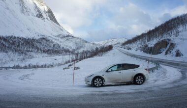 Mit dem Tesla Model Y in der Polarregion: Unser Autor hat genau das ausprobiert.