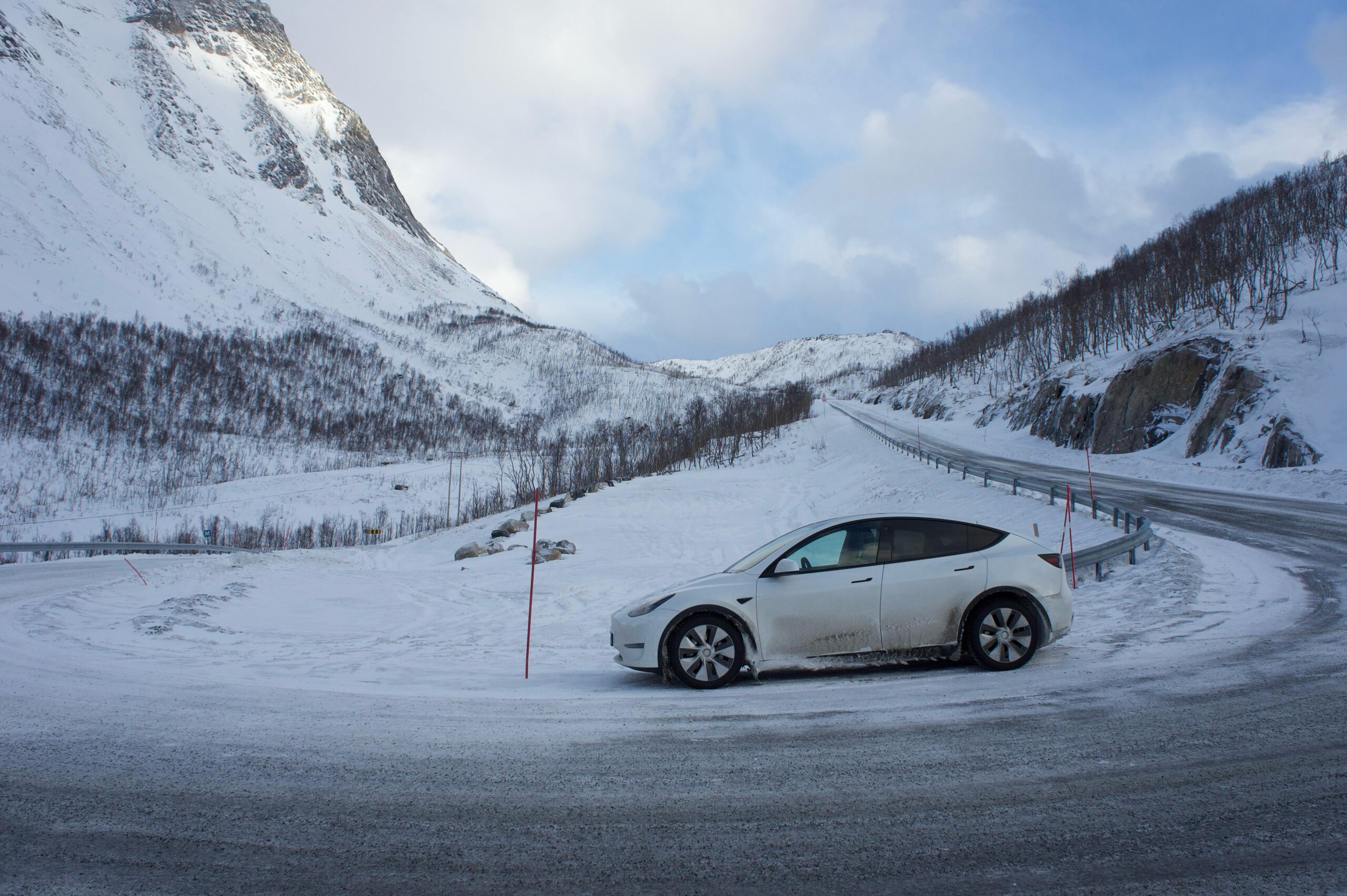 Mit dem Tesla Model Y in der Polarregion: Unser Autor hat genau das ausprobiert.