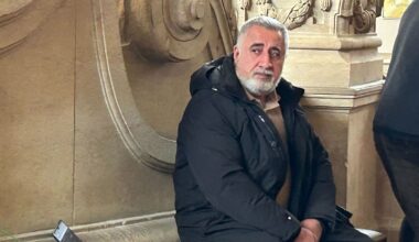 Sohn 20 Jahre weggesperrt! Hier lügt Horror-Mutter eiskalt Neues Polizeivideo aufgetaucht
