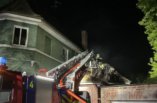 FW-GE: Brand einer Gastronomie in Gelsenkirchen Scholven