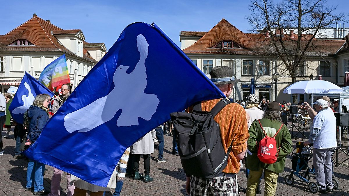 Berlin & Brandenburg: Erster Ostermarsch - Demonstration für Frieden in Potsdam