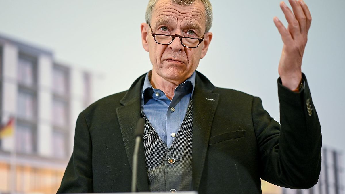Hamburg & Schleswig-Holstein: Zyankali und Kopfschuss - Rechtsmediziner über Hitlers Ende