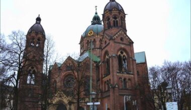 St. Lukas Evangelische Kirche München außen