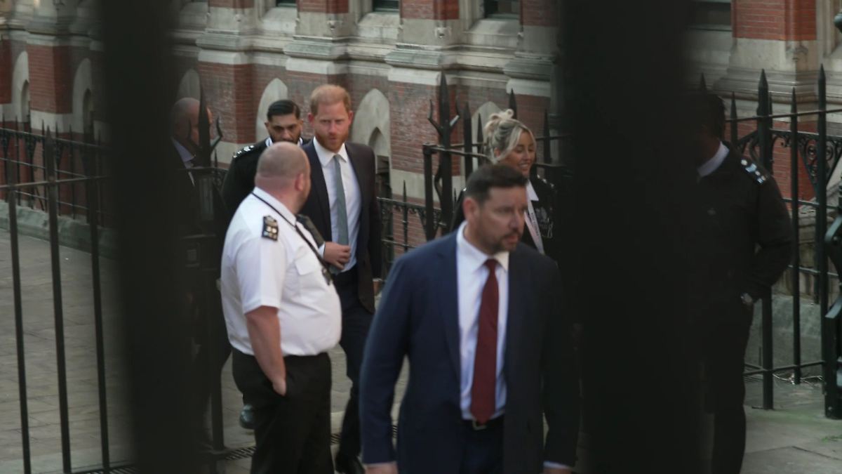 Gerichtstermin in London: Prinz Harry ist zurück in Großbritannien