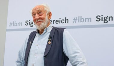 Dresden: Dieter Hallervorden spricht auf umstrittener Demonstration