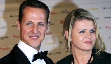 Michael Schumacher: Mit der Hilfe seiner Frau Corinna – Rekordweltmeister signiert Helm
