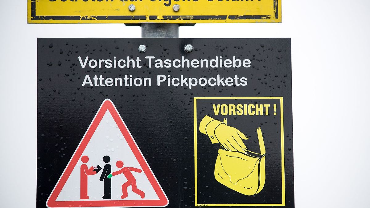 Hamburg & Schleswig-Holstein: Dieb stiehlt Geldbörse mit 1.200 Euro in Hamburg