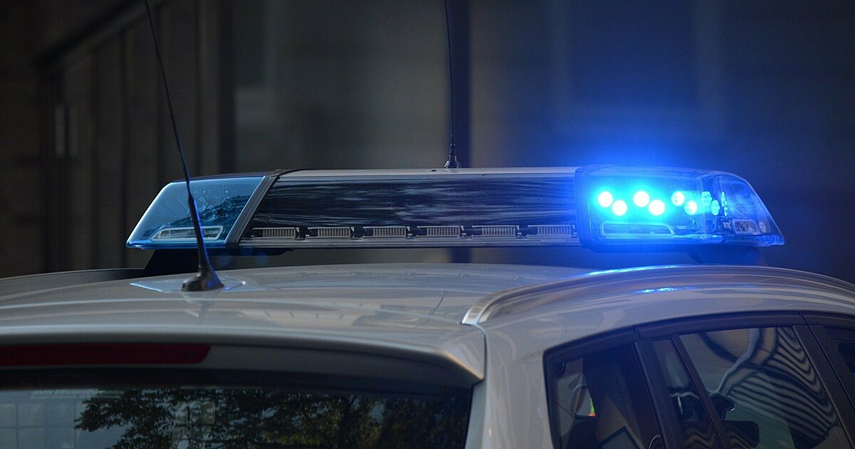 Rentnerin mitten auf Zebrastreifen von Auto erfasst