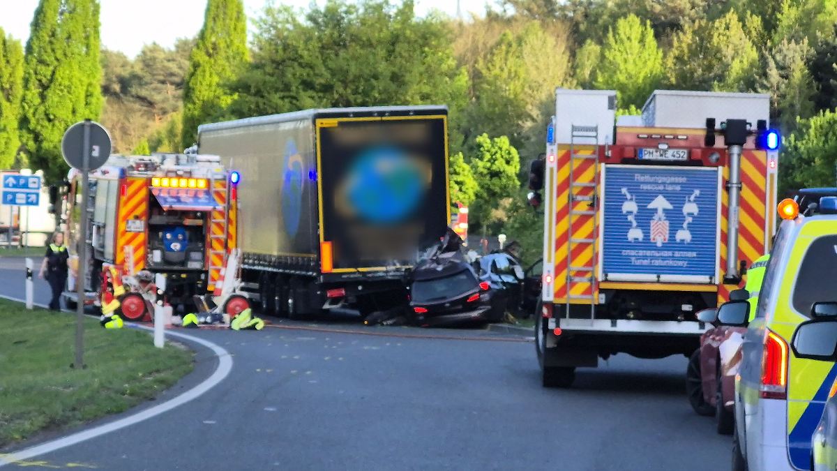 Berlin & Brandenburg: Zwei Männer sterben bei Unfall auf A10-Rastplatz