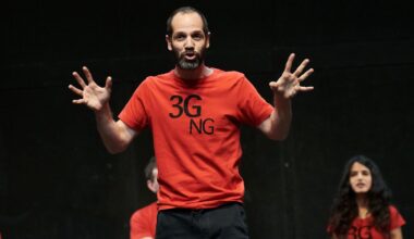 Berlin & Brandenburg: Theaterstück zeigt Leben zwischen zwei Welten in Nahost