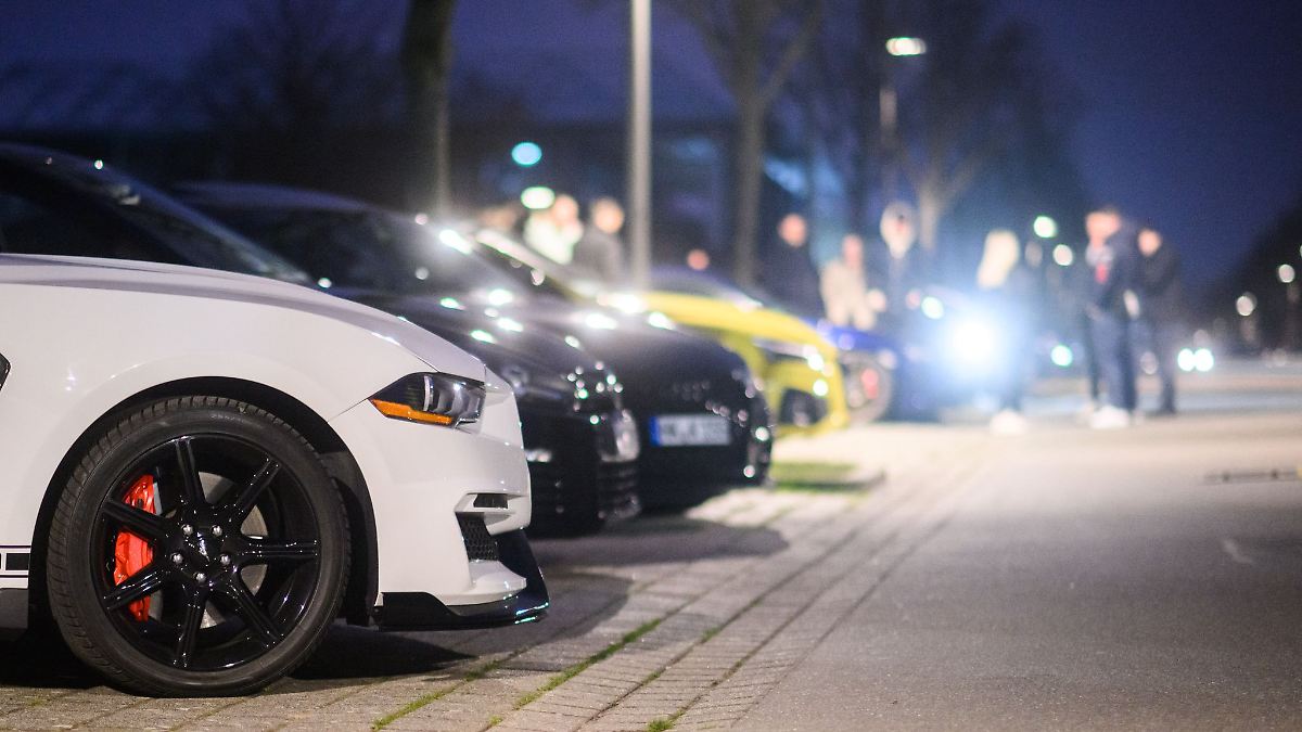 Niedersachsen & Bremen: Polizei nimmt Autoposer-Szene an "Car-Freitag" in den Blick
