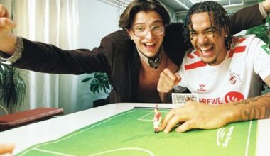 600 Euro für jedes Tor: Sparkasse KölnBonn und 1. FC Köln feiern 60 Jahre Partnerschaft