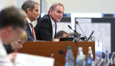 Stadtrat, Burkhard Jung am Pult.